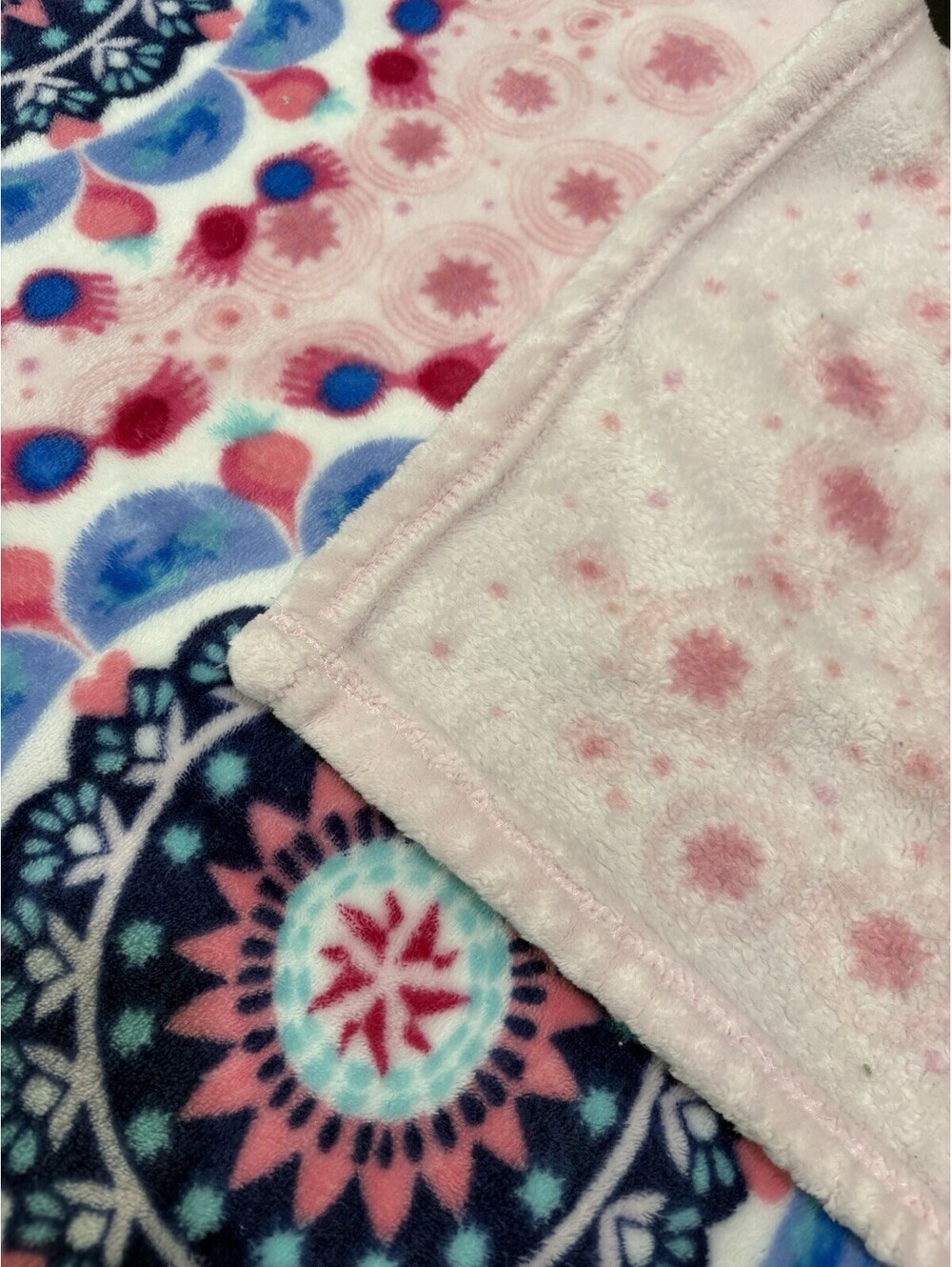 Vera Bradley Plush Throw Blanket Harry Potter Luna's Medallion 80 x 50 Pink - Picture 6 of 7